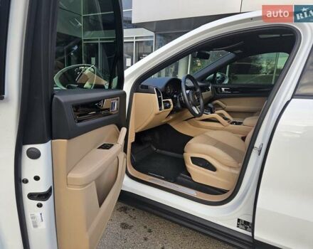 Белый Порше Cayenne Coupe, объемом двигателя 3 л и пробегом 5 тыс. км за 85000 $, фото 11 на Automoto.ua