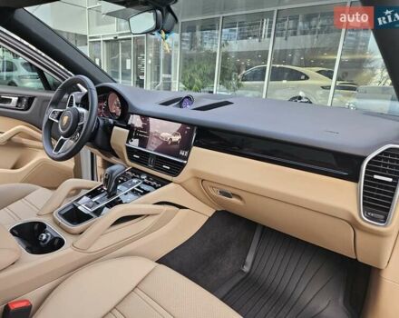 Белый Порше Cayenne Coupe, объемом двигателя 3 л и пробегом 5 тыс. км за 85000 $, фото 16 на Automoto.ua