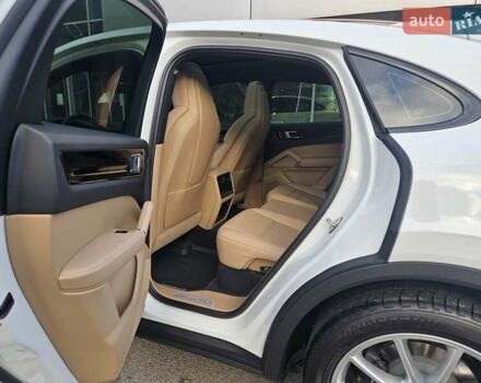 Белый Порше Cayenne Coupe, объемом двигателя 3 л и пробегом 5 тыс. км за 85000 $, фото 9 на Automoto.ua