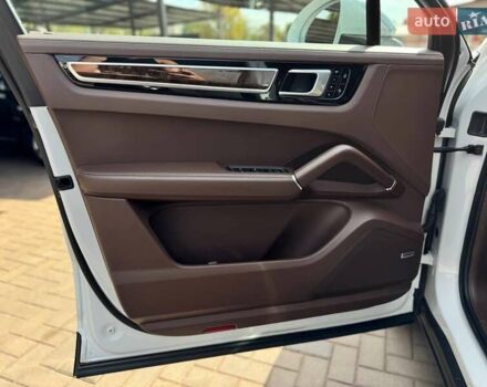 Белый Порше Cayenne Coupe, объемом двигателя 3 л и пробегом 90 тыс. км за 79000 $, фото 11 на Automoto.ua