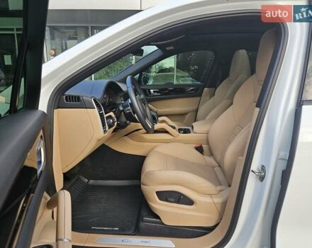 Белый Порше Cayenne Coupe, объемом двигателя 3 л и пробегом 5 тыс. км за 85000 $, фото 10 на Automoto.ua