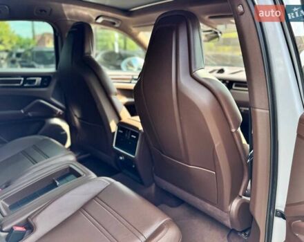 Белый Порше Cayenne Coupe, объемом двигателя 3 л и пробегом 90 тыс. км за 79000 $, фото 17 на Automoto.ua