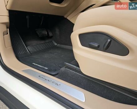 Белый Порше Cayenne Coupe, объемом двигателя 3 л и пробегом 5 тыс. км за 85000 $, фото 22 на Automoto.ua