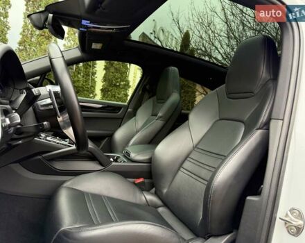 Белый Порше Cayenne Coupe, объемом двигателя 3 л и пробегом 81 тыс. км за 88500 $, фото 22 на Automoto.ua