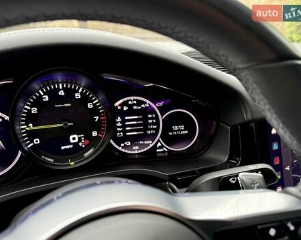 Белый Порше Cayenne Coupe, объемом двигателя 3 л и пробегом 81 тыс. км за 88500 $, фото 49 на Automoto.ua