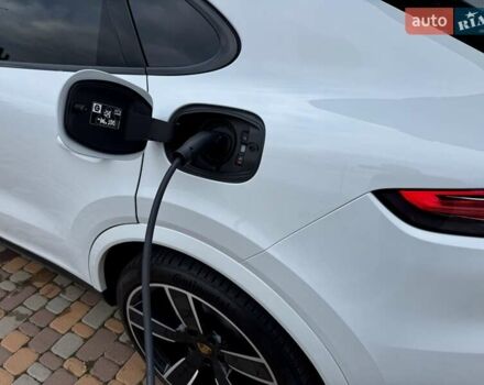 Белый Порше Cayenne Coupe, объемом двигателя 3 л и пробегом 81 тыс. км за 88500 $, фото 16 на Automoto.ua