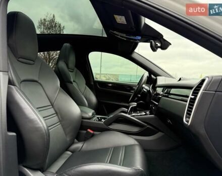 Белый Порше Cayenne Coupe, объемом двигателя 3 л и пробегом 81 тыс. км за 88500 $, фото 24 на Automoto.ua