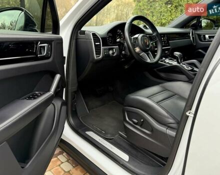 Белый Порше Cayenne Coupe, объемом двигателя 3 л и пробегом 81 тыс. км за 88500 $, фото 21 на Automoto.ua