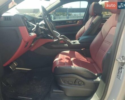 Порше Cayenne Coupe 2025 в Львове на Automoto.ua Белый Порше Cayenne Coupe, объемом двигателя 3.98 л и пробегом 3 тыс. км за 68200 $, фото 2 на Automoto.ua