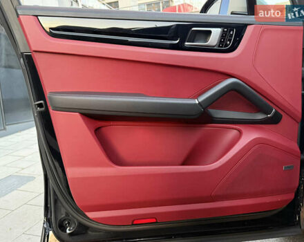 Черный Порше Cayenne Coupe, объемом двигателя 3 л и пробегом 42 тыс. км за 68000 $, фото 53 на Automoto.ua