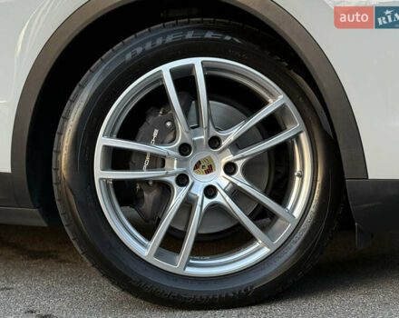 Черный Порше Cayenne Coupe, объемом двигателя 3 л и пробегом 42 тыс. км за 68000 $, фото 32 на Automoto.ua