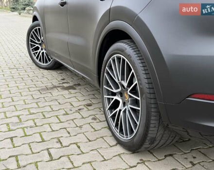 Чорний Порше Cayenne Coupe, об'ємом двигуна 3 л та пробігом 60 тис. км за 84800 $, фото 48 на Automoto.ua