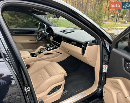 Чорний Порше Cayenne Coupe, об'ємом двигуна 3 л та пробігом 34 тис. км за 110000 $, фото 19 на Automoto.ua