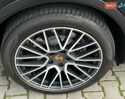 Чорний Порше Cayenne Coupe, об'ємом двигуна 3 л та пробігом 60 тис. км за 84800 $, фото 12 на Automoto.ua