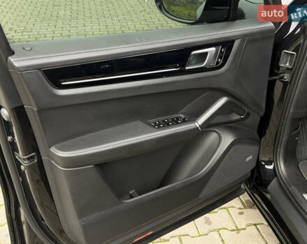 Чорний Порше Cayenne Coupe, об'ємом двигуна 3 л та пробігом 60 тис. км за 84800 $, фото 70 на Automoto.ua