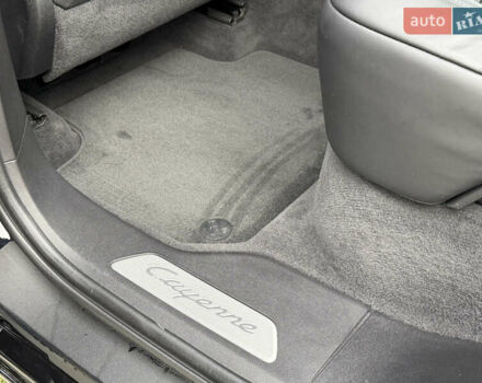 Чорний Порше Cayenne Coupe, об'ємом двигуна 3 л та пробігом 60 тис. км за 84800 $, фото 78 на Automoto.ua