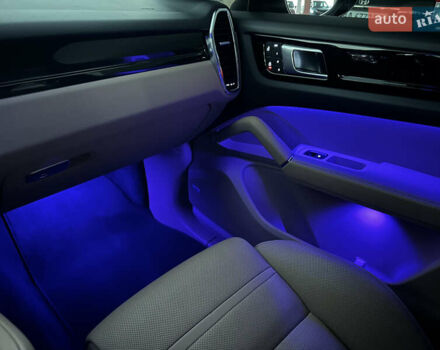 Чорний Порше Cayenne Coupe, об'ємом двигуна 3 л та пробігом 34 тис. км за 110000 $, фото 42 на Automoto.ua