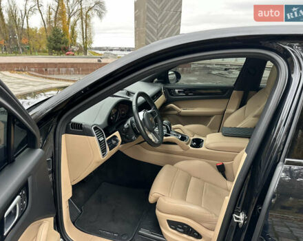 Чорний Порше Cayenne Coupe, об'ємом двигуна 3 л та пробігом 34 тис. км за 110000 $, фото 31 на Automoto.ua