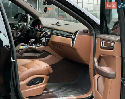 Черный Порше Cayenne Coupe, объемом двигателя 3 л и пробегом 26 тыс. км за 104990 $, фото 20 на Automoto.ua