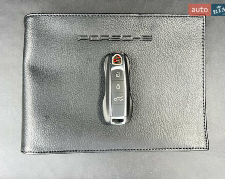 Порше Cayenne Coupe 2023 в Киеве на Automoto.ua Черный Порше Cayenne Coupe, объемом двигателя 3 л и пробегом 44 тыс. км за 125000 $, фото 73 на Automoto.ua