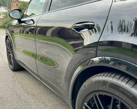 Порше Cayenne Coupe 2023 в Киеве на Automoto.ua Черный Порше Cayenne Coupe, объемом двигателя 3 л и пробегом 44 тыс. км за 125000 $, фото 16 на Automoto.ua