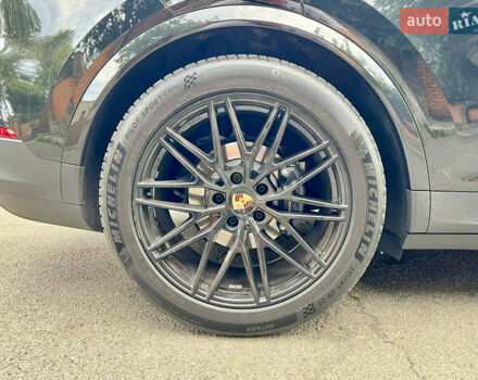 Порше Cayenne Coupe 2023 в Киеве на Automoto.ua Черный Порше Cayenne Coupe, объемом двигателя 3 л и пробегом 44 тыс. км за 125000 $, фото 26 на Automoto.ua