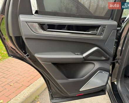 Черный Порше Cayenne Coupe, объемом двигателя 4 л и пробегом 23 тыс. км за 249900 $, фото 80 на Automoto.ua