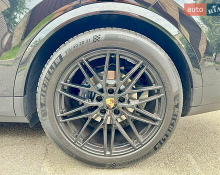 Порше Cayenne Coupe 2023 в Киеве на Automoto.ua Черный Порше Cayenne Coupe, объемом двигателя 3 л и пробегом 44 тыс. км за 125000 $, фото 27 на Automoto.ua