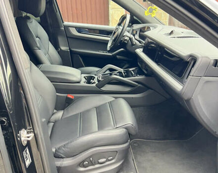 Черный Порше Cayenne Coupe, объемом двигателя 3 л и пробегом 44 тыс. км за 125000 $, фото 37 на Automoto.ua