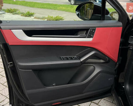 Порше Cayenne Coupe 2023 в Львове на Automoto.ua Черный Порше Cayenne Coupe, объемом двигателя 3 л и пробегом 6 тыс. км за 137000 $, фото 48 на Automoto.ua