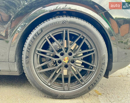 Порше Cayenne Coupe 2023 в Киеве на Automoto.ua Черный Порше Cayenne Coupe, объемом двигателя 3 л и пробегом 44 тыс. км за 125000 $, фото 25 на Automoto.ua