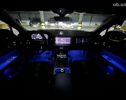 Чорний Порше Cayenne Coupe, об'ємом двигуна 4 л та пробігом 5 тис. км за 210000 $, фото 8 на Automoto.ua