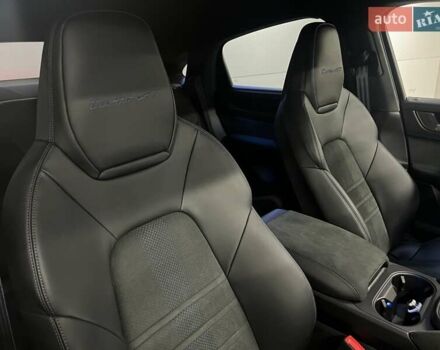 Черный Порше Cayenne Coupe, объемом двигателя 4 л и пробегом 2 тыс. км за 312417 $, фото 53 на Automoto.ua