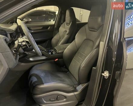 Черный Порше Cayenne Coupe, объемом двигателя 4 л и пробегом 2 тыс. км за 312417 $, фото 32 на Automoto.ua
