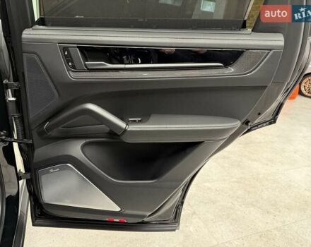 Черный Порше Cayenne Coupe, объемом двигателя 4 л и пробегом 25 тыс. км за 302700 $, фото 43 на Automoto.ua