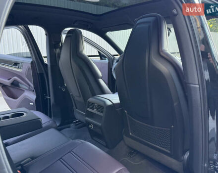 Черный Порше Cayenne Coupe, объемом двигателя 3.98 л и пробегом 19 тыс. км за 170000 $, фото 54 на Automoto.ua