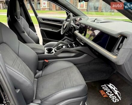Черный Порше Cayenne Coupe, объемом двигателя 4 л и пробегом 7 тыс. км за 310000 $, фото 45 на Automoto.ua