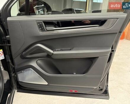 Черный Порше Cayenne Coupe, объемом двигателя 4 л и пробегом 25 тыс. км за 302700 $, фото 51 на Automoto.ua