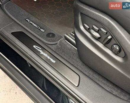 Черный Порше Cayenne Coupe, объемом двигателя 3 л и пробегом 1 тыс. км за 166500 $, фото 25 на Automoto.ua