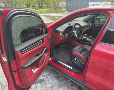 Красный Порше Cayenne Coupe, объемом двигателя 0 л и пробегом 25 тыс. км за 112000 $, фото 17 на Automoto.ua