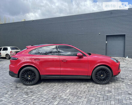 Красный Порше Cayenne Coupe, объемом двигателя 0 л и пробегом 25 тыс. км за 112000 $, фото 4 на Automoto.ua