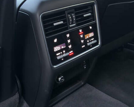 Порше Cayenne Coupe, объемом двигателя 4 л и пробегом 25 тыс. км за 105000 $, фото 28 на Automoto.ua