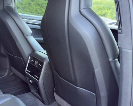 Порше Cayenne Coupe, объемом двигателя 4 л и пробегом 25 тыс. км за 108000 $, фото 27 на Automoto.ua