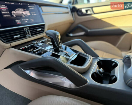 Серый Порше Cayenne Coupe, объемом двигателя 4 л и пробегом 34 тыс. км за 99900 $, фото 44 на Automoto.ua