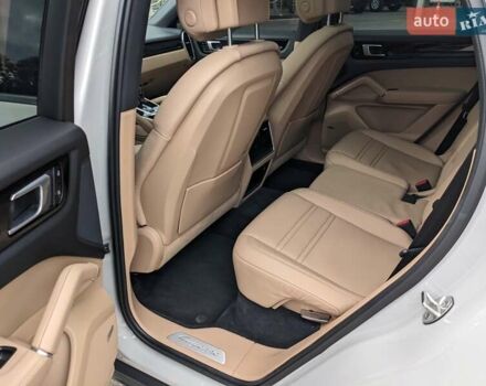 Сірий Порше Cayenne Coupe, об'ємом двигуна 3 л та пробігом 84 тис. км за 74500 $, фото 10 на Automoto.ua