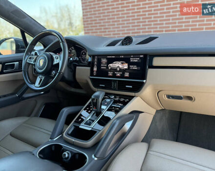 Серый Порше Cayenne Coupe, объемом двигателя 4 л и пробегом 34 тыс. км за 99900 $, фото 84 на Automoto.ua