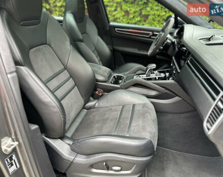 Серый Порше Cayenne Coupe, объемом двигателя 4 л и пробегом 56 тыс. км за 99000 $, фото 43 на Automoto.ua