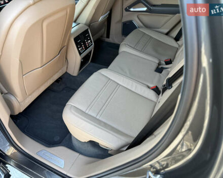 Серый Порше Cayenne Coupe, объемом двигателя 4 л и пробегом 34 тыс. км за 99900 $, фото 66 на Automoto.ua