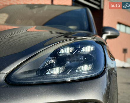 Серый Порше Cayenne Coupe, объемом двигателя 4 л и пробегом 34 тыс. км за 99900 $, фото 4 на Automoto.ua