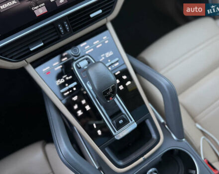 Серый Порше Cayenne Coupe, объемом двигателя 4 л и пробегом 34 тыс. км за 99900 $, фото 49 на Automoto.ua